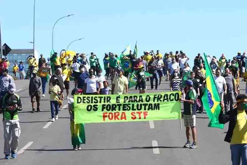 Atos antidemocrticos em Braslia pediram fechamento do STF e do Congresso Nacional(foto: Ana Rayssa/ CB/ DAPress)
