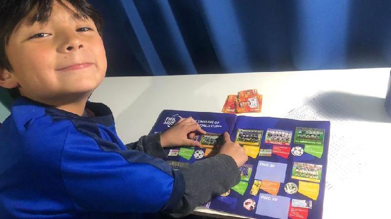 Rodrigo Condori quer completar o lbum antes do comeo da Copa