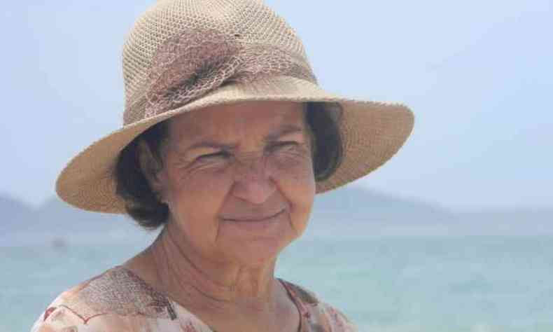 Maria Antônia Gomes, a dona Zizinha, de 76 anos, era moradora de Sabará, onde cativou várias noivas com o talento ao costurar(foto: Arquivo pessoal)