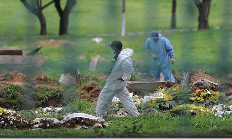 Brasil tem atualmente taxa de mortalidade de 199 a cada 100 mil habitantes(foto: Alexandra Guzanshe/EM/D.A Press)