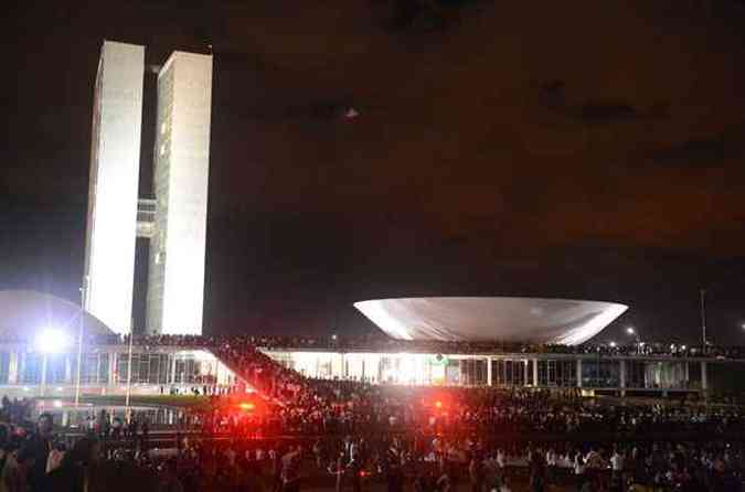 Em Braslia, manifestantes tomaram at o telhado do Congresso Nacional(foto: EVARISTO SA / AFP)