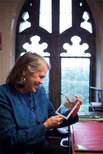 Karen King, que recebeu o papiro de um colecionador, h dois anos: ''A questo principal  afirmar que mulheres poder ser discpulos de Jesus''(foto: REUTERS/Rose Lincoln/Harvard University/Handout)