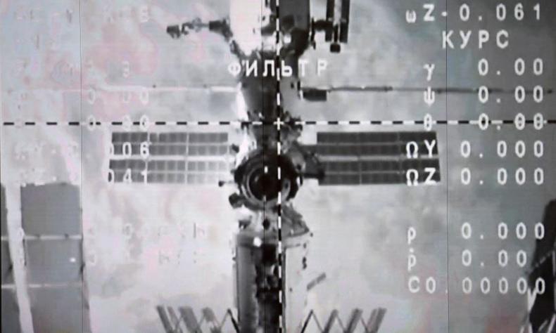 Estao Espacial Internacional (ISS) vista em um monitor da nave espacial Soyuz MS-20