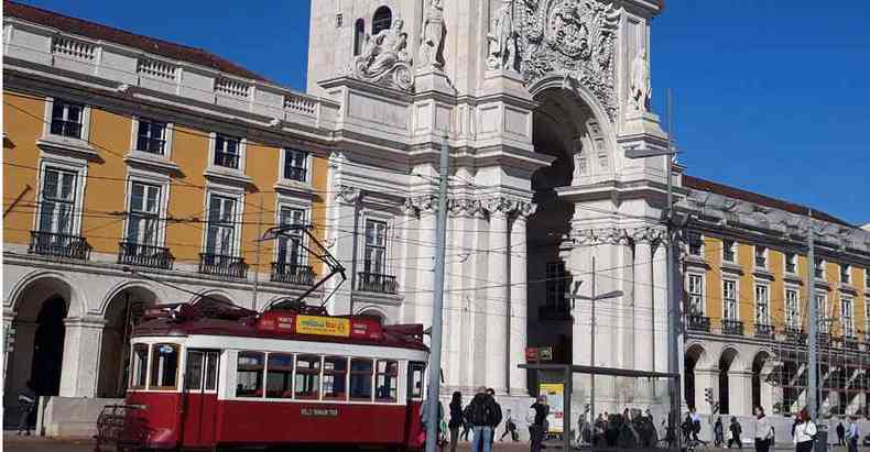 Arco da Rua Augusta, em Lisboa: interesse dos brasileiros em morar na capital leva governo a querer alterar regras de concesso de vistos (foto: Kelen Cristina/EM/D.A Press)
