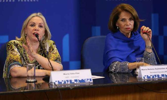 Fabio Rodrigues Pozzebom/Agência Brasil(foto: A presidente do Inep, Maria Inês Fini (esq), acompanhada da secretária executiva do MEC, Maria Helena Guimarães de Castro, divulga balanço do primeiro dia de provas do Exame Nacional do Ensino Médio (Enem)) Fabio Rodrigues Pozzebom/Agência Brasil(foto: A presidente do Inep, Maria Inês Fini (esq), acompanhada da secretária executiva do MEC, Maria Helena Guimarães de Castro, divulga balanço do primeiro dia de provas do Exame Nacional do Ensino Médio (Enem))