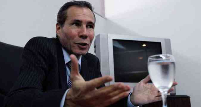 Nisman foi encontrado morto em 18 de janeiro, quatro dias depois de acusar a presidente, o chanceler Hctor Timerman, um deputado governista, um dos supostos espies e dirigentes sociais prximos ao governo de terem participado de um plano para 