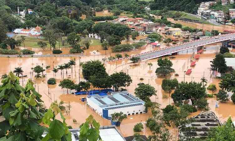 alagamento em vias em Franco da Rocha