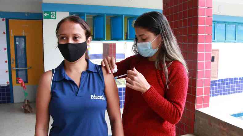 Profissionais da educao sero vacinados em seus trabalhos (foto: Divulgao/PMCF)