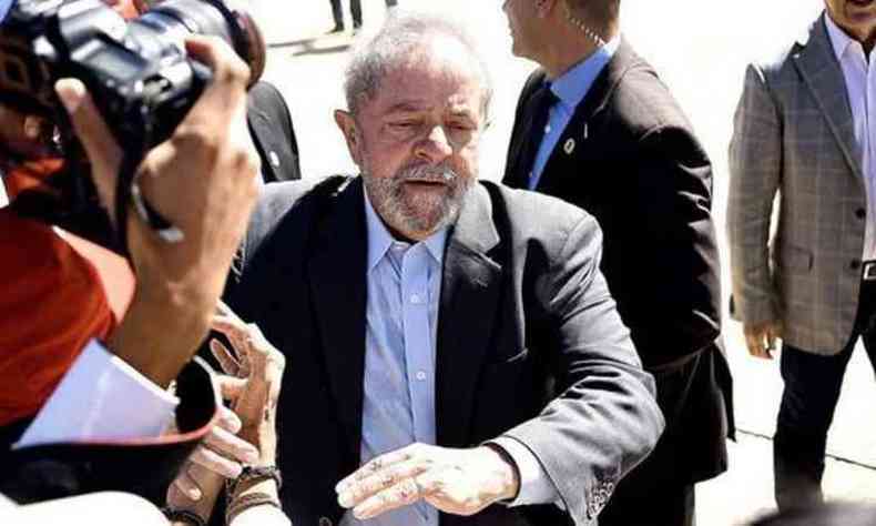 Lula  alvo de mais duas investigaes na Lava-Jato. Uma delas apura a compra e reforma de um stio em Atibaia (foto: Ed Alves/CB/D.A PRESS 12/5/16 )