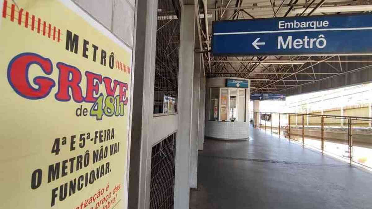 Como chegar até Drogarias Pacheco S/A. em Saúde de Metrô, Ônibus ou Trem?