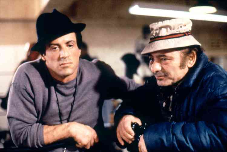 Stallone e Burt Young, em cena de Rocky