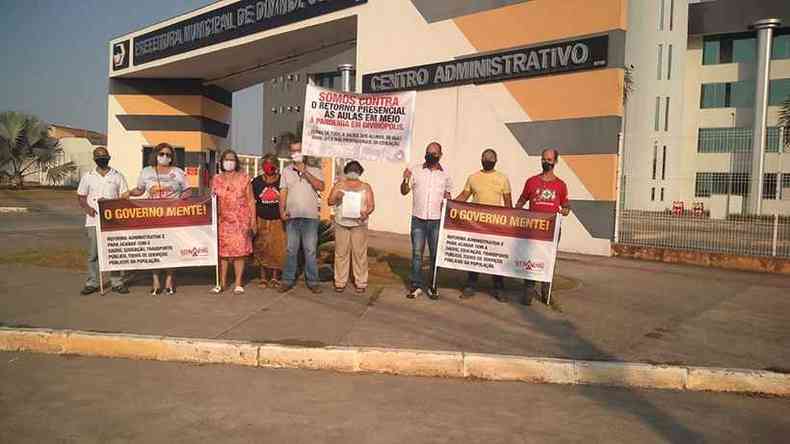 Os sindicatos querem a suspenso tambm nas redes estadual e privada(foto: Divulgao/Sintemmd)