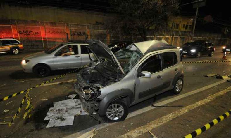 Quatro pessoas da mesma família ficaram feridas no acidnte(foto: Túlio Santos/EM/D.A.Press) Quatro pessoas da mesma família ficaram feridas no acidnte(foto: Túlio Santos/EM/D.A.Press)