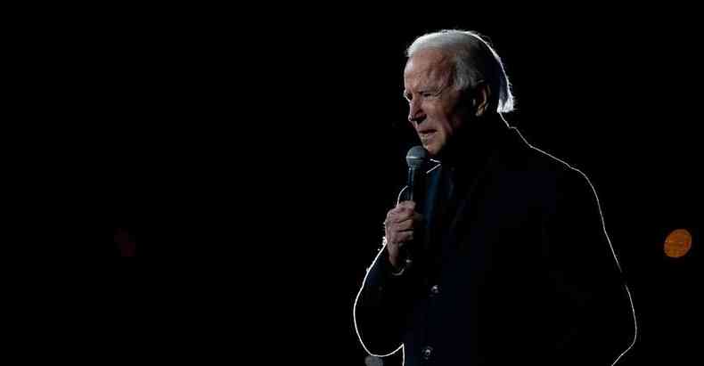 Joe Biden,  frente nas consultas de inteno de voto, pede fim do 