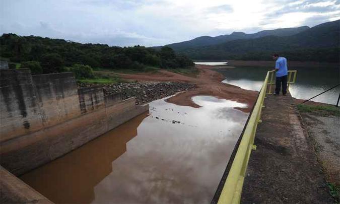 Represa Rio Manso em março de 2015(foto: Leandro Couri/EM/DA Press - 20/3/15) Represa Rio Manso em março de 2015(foto: Leandro Couri/EM/DA Press - 20/3/15)