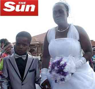 Sanele Masilela, de 8 anos, disse estar feliz por se casar com Helen Shabangu, de 61(foto: Reproduo Internent / ww.thesun.co.uk)