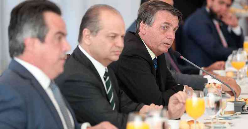 Bolsonaro disse que governo no tem dinheiro para pagar mais de R$ 300(foto: MARCOS CORREA/PR)