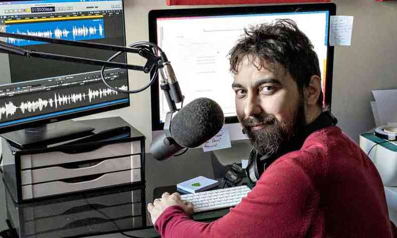 O professor curitibano Ivan Mizanzuk se inspirou no formato de udios documentais, comum nos Estados Unidos, para criar seu podcast