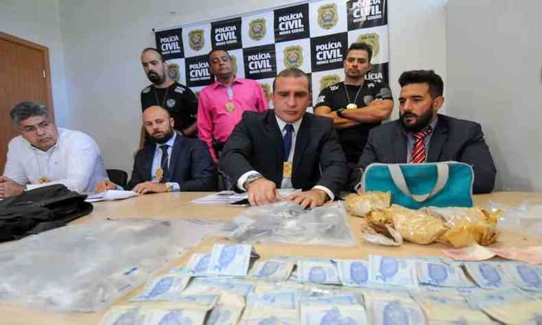 Operao da polcia terminou com prises e apreenses de drogas e dinheiro em 22 de maio deste ano(foto: Leandro Couri/EM/D.A Press)