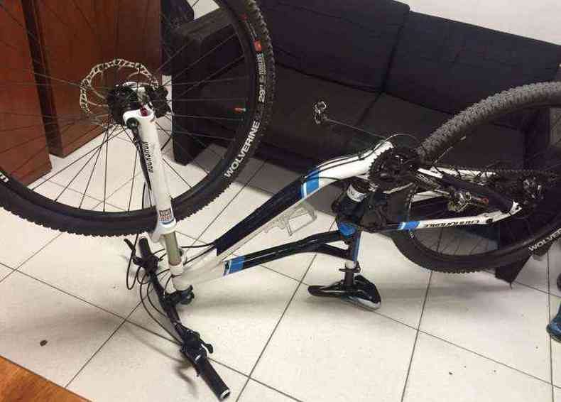 Uma das bicicletas levadas da casa foi encontrada em Belo Horizonte(foto: Divulgao)