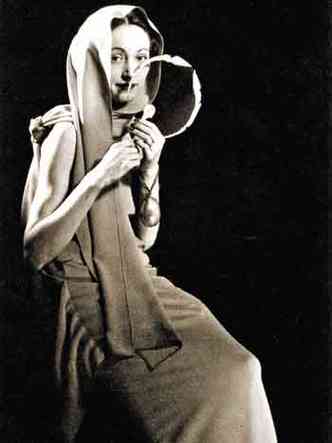 1935 - Nusch ao espelho(foto: Man Ray/Divulgao)