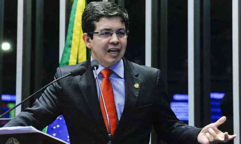 Randolfe Rodrigues, da Rede, renunciou  'farra com dinheiro pblico' (foto: Geraldo Magela/Agncia Senado)