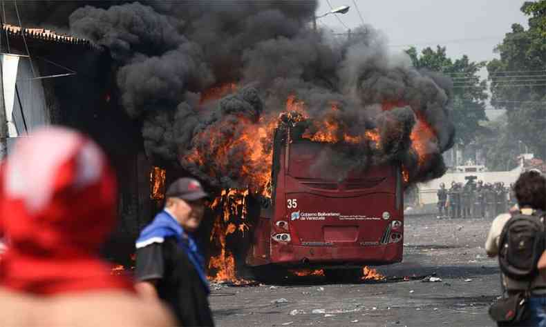Dentre os feridos, 37 foram hospitalizados(foto: JUAN BARRETO / AFP )