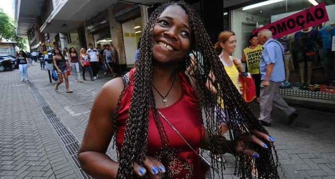 Snia Maria grita o dia todo, ganha um bom dinheiro e no perde a voz(foto: Euler Jnior/EM/D.A Press )