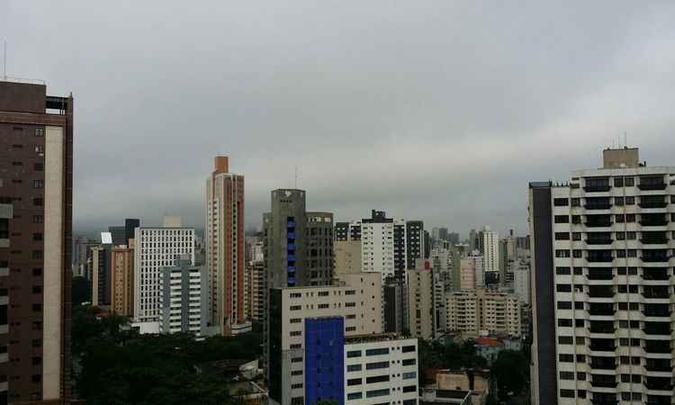 Manhã de segunda-feira é com céu nublado na capital mineira e há previsão de chuva no decorrer do dia (foto: Paulo Filgueiras/ EM/ D.A Press) Manhã de segunda-feira é com céu nublado na capital mineira e há previsão de chuva no decorrer do dia (foto: Paulo Filgueiras/ EM/ D.A Press)