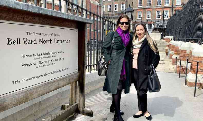 Acompanhada por Cntia de Freitas, da equipe que levou o caso ao Reino Unido, Mnica dos Santos representou os atingidos na audincia da manh de ontem, em Londres