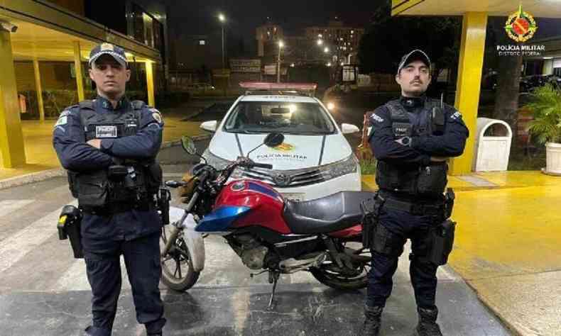 Policiais militares apreendem motocicleta, em Taguatinga, com R$ 600 mil em multas