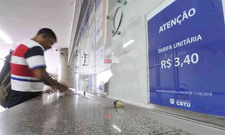At segunda-feira, passageiros que utilizavam cartes BHBus e timo pagavam a tarifa reajustada(foto: Marcos Vieira/EM/DA Press)