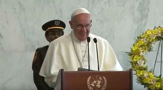 Papa Francisco falou para funcionários da ONU após ser recebido por Ban Ki-moon(foto: Reprodução Youtube/AFP) Papa Francisco falou para funcionários da ONU após ser recebido por Ban Ki-moon(foto: Reprodução Youtube/AFP)