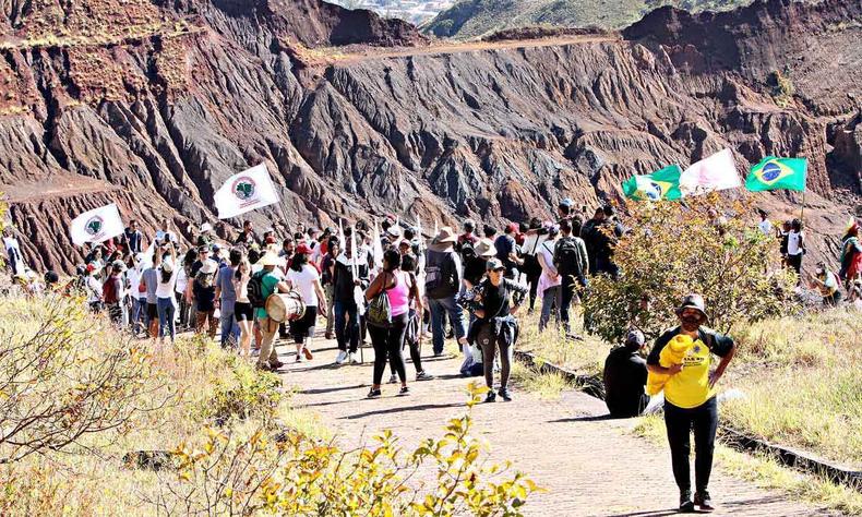 Sobre a minerao que ameaa devastar parte da Serra do Curral, Zema diz seguir critrios tcnicos de sua equipe