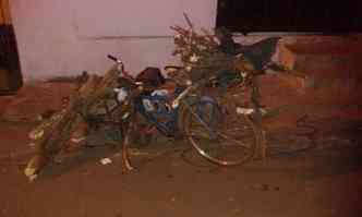 Bicicleta foi danificada(foto: Polcia Militar/Divulgao)