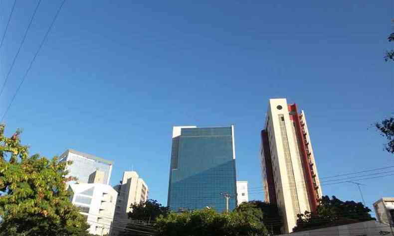 Segundo dia do inverno  de cu claro em Belo Horizonte(foto: Gladyston Rodrigues/EM/DA Press)