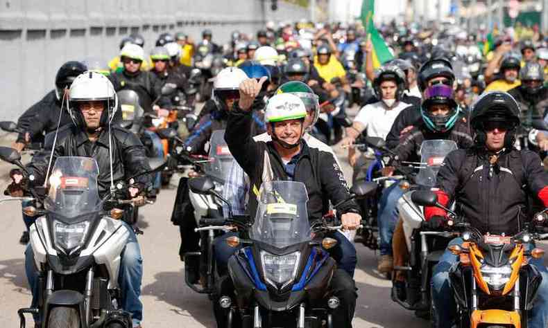 Bolsonaro durante passeio de moto no Rio de Janeiro, em 23 de maio deste ano(foto: Alan Santos/Presidncia da Repblica)
