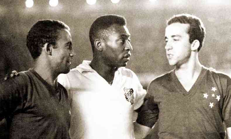 Dirceu Lopes (E) e Tostão (D) venceram o Santos de Pelé na lendária final da Taça Brasil de 1966(foto: Arquivo EM)