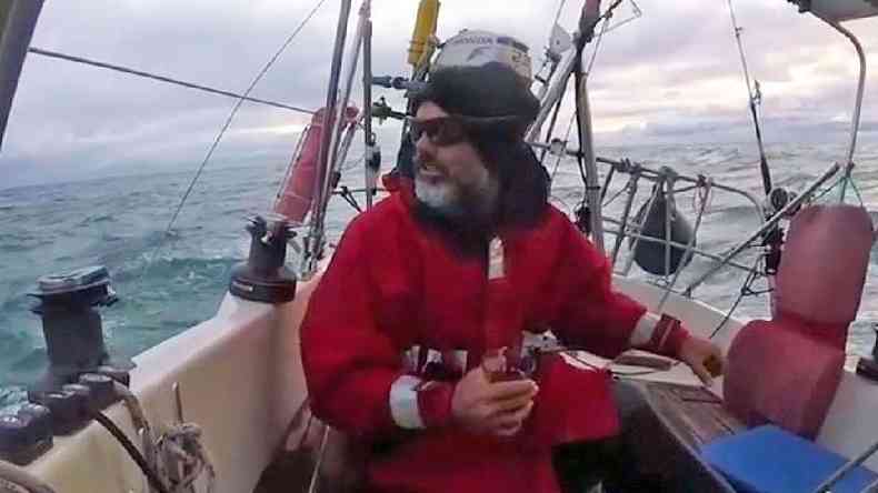 Ballestero navegou sozinho por trs meses para poder estar com a famlia em Mar del Plata