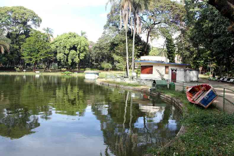 Lago principal do Parque Municipal Amrico Renn Giannetti