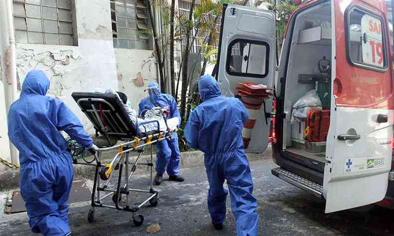 Portaria exclusiva da Santa Casa de BH para atendimento a pacientes com suspeita de COVID-19(foto: Jair Amaral/EM/D.A Press - 14/01/2021)