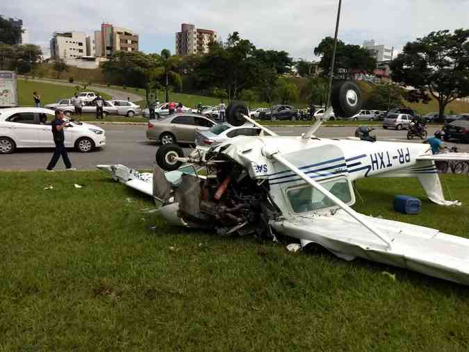 Avio Cessna Aircraft caiu prximo ao Ipatingo, na manh deste sbado Corpo de Bombeiros/Divulgao