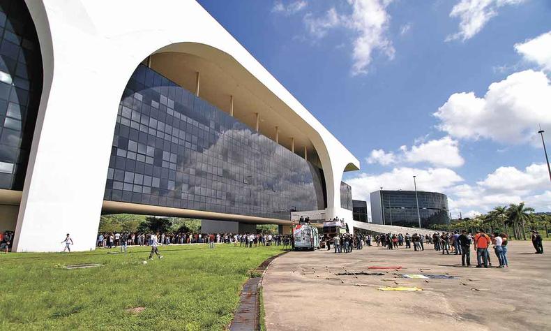 Se a Assembleia Legislativa der o aval para os projetos da minirreforma, o governo de Minas passar a ter 15 secretarias no total