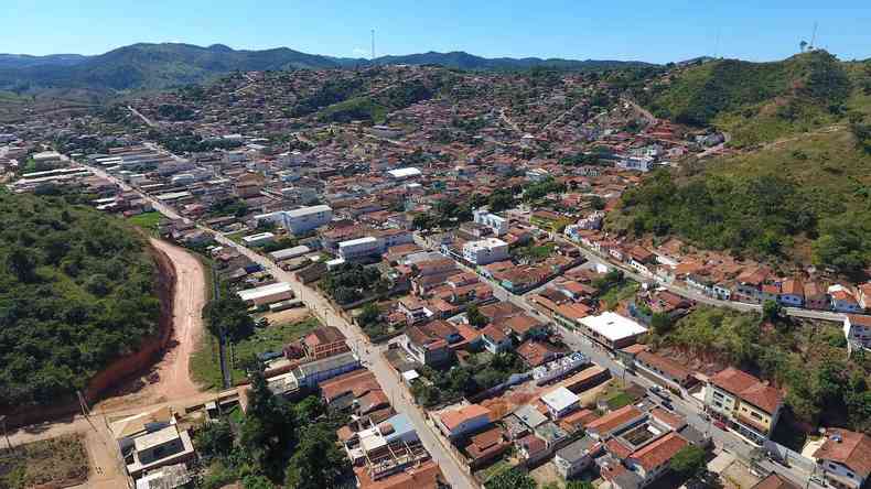 Cidade vai adiantar 2 dose para todos os profissionais da educao para retomar atividades presenciais(foto: Prefeitura de Malacacheta/Divulgao)