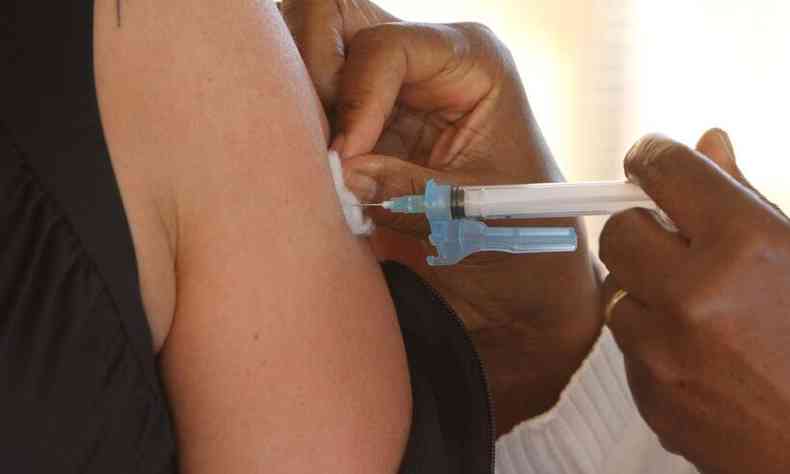 Vacinao contra a COVID-19 em BH