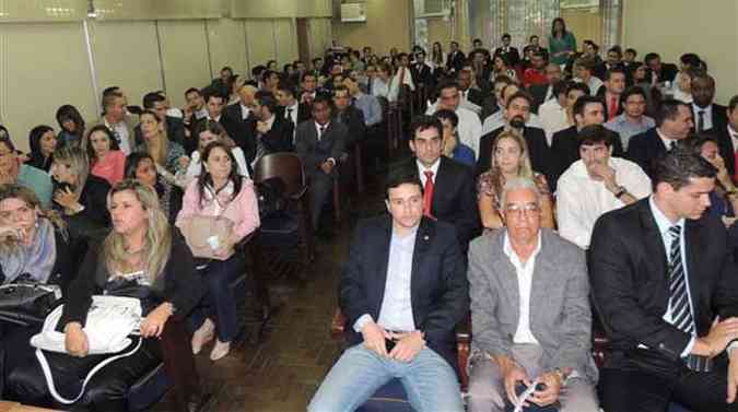 Segundo o Sindepominas, 180 delegados estiveram reunidos na assembleia desta tera-feira(foto: Divulgao/Sindepominas)