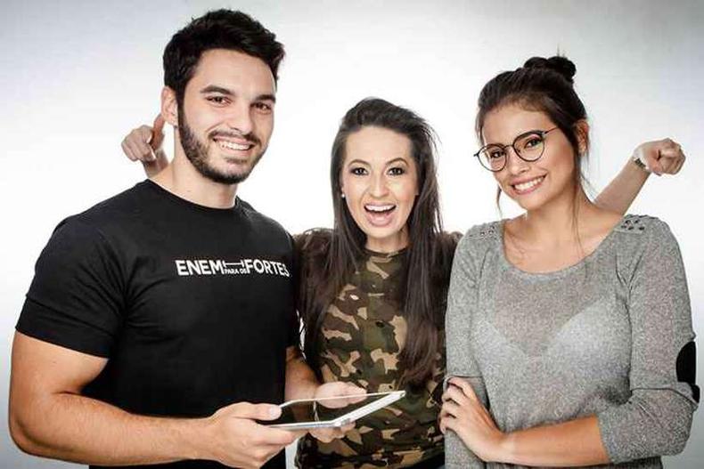 Percurso: totalmente online com aprovações nos vestibulares mais difíceis do país. Percurso: totalmente online com aprovações nos vestibulares mais difíceis do país.