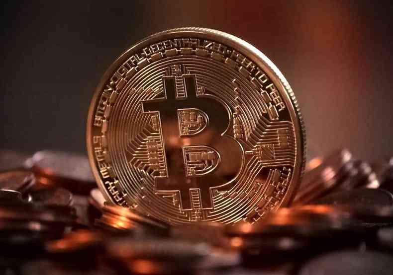 O Bitcoin desperta dvidas e curiosidade em alguns investidores  Foto: Reproduo