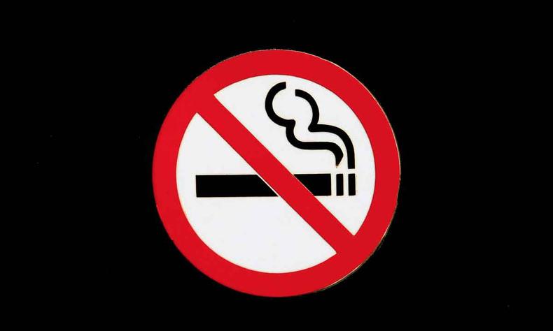 Ilustrao mostra placa de proibido fumar
