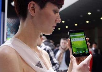 O Grand Memo, mistura de tablet e smartphone da ZTE, abusa da pot�ncia, tem tela 5,7 polegadas e c�mera de 13 megapixels(foto: Albert Gea/Reuters)